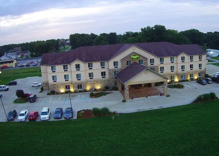 Countryview Inn & Suites