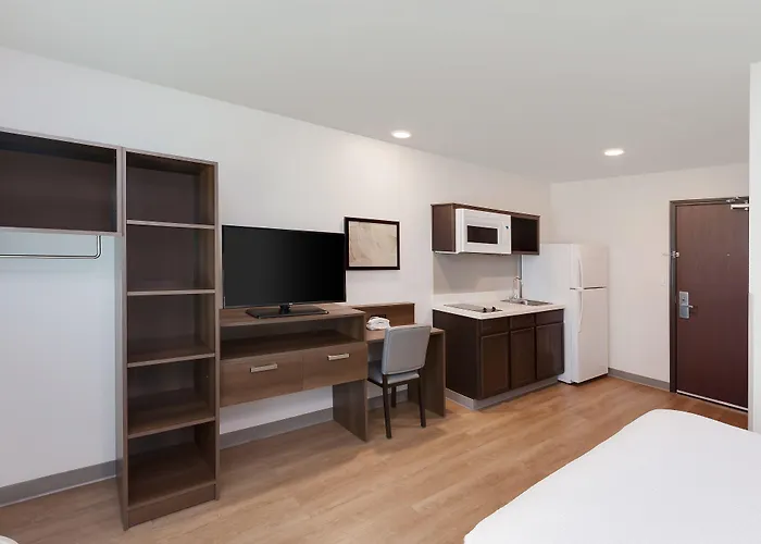 Woodspring Suites Bakersfield East