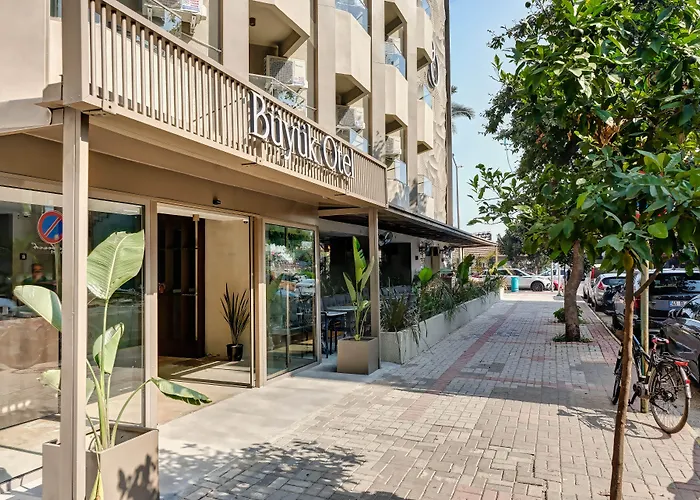 Bueyuek Hotel (Adults Only)