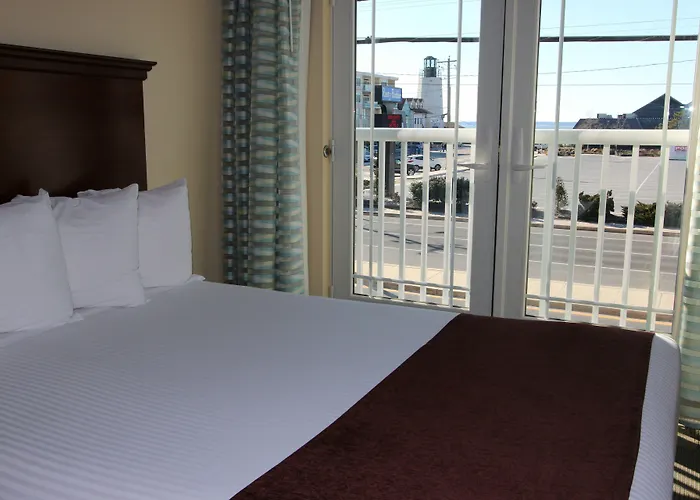 Gold Leaf Hotel Of Dewey