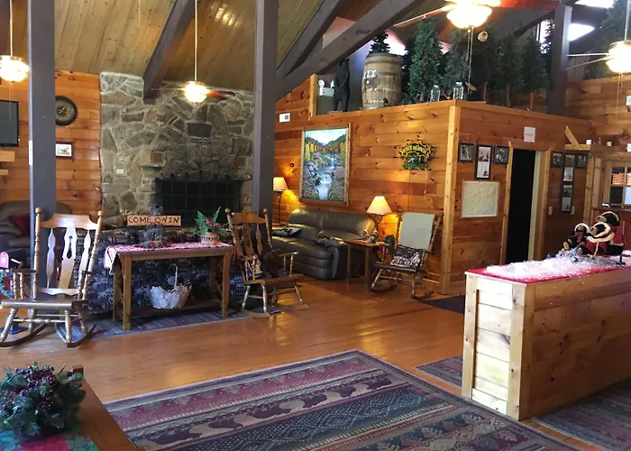 Smoky Falls Lodge