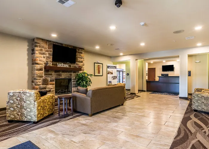 Cobblestone Hotel & Suites - Greenville