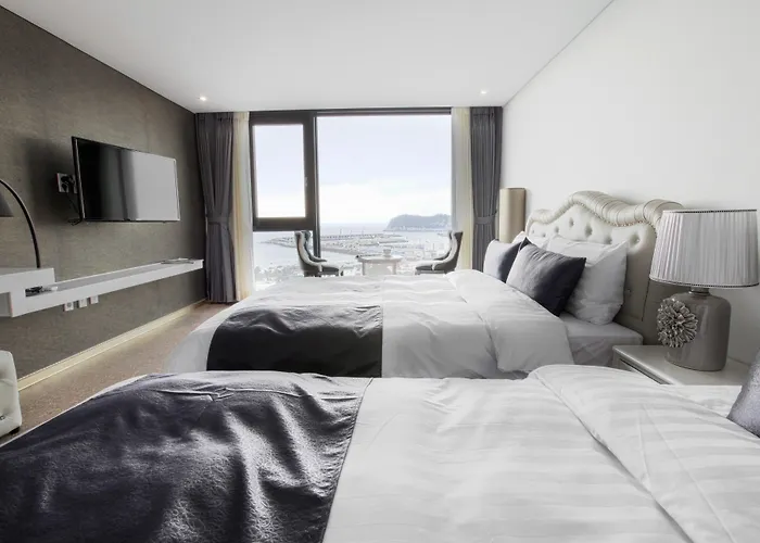 Eins Hotel