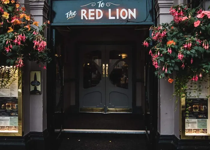 Oyo The Red Lion Hotel