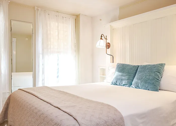 The Charlotte Hotel & Restaurant