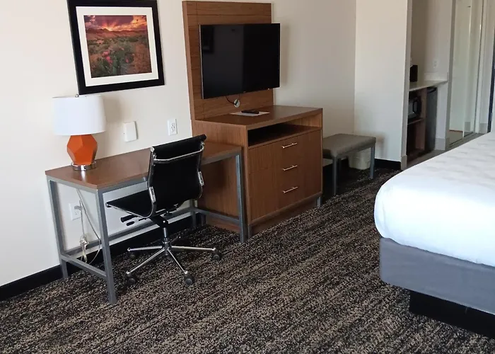 Best Western Plus Coachella Valley Inn & Suites