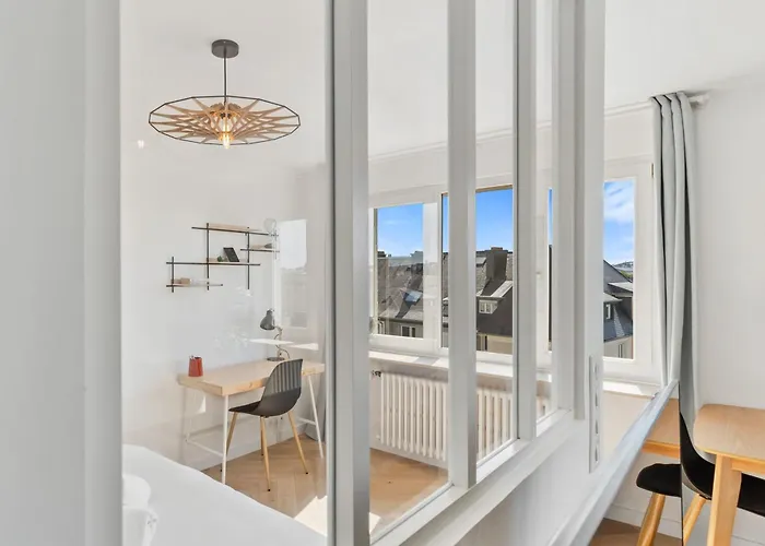 Modern Studio With Kitchen In Prime Location