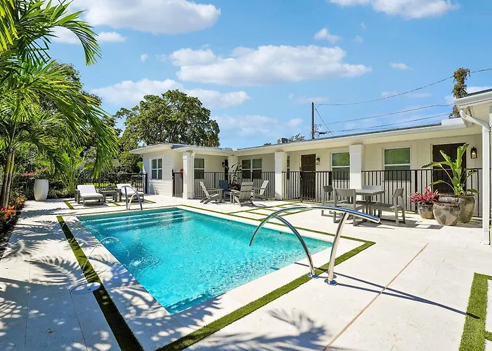 Downtown Wpb Studio D - W Full Kitchen