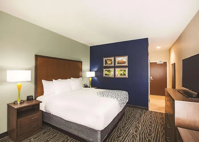 La Quinta By Wyndham Wichita Northeast
