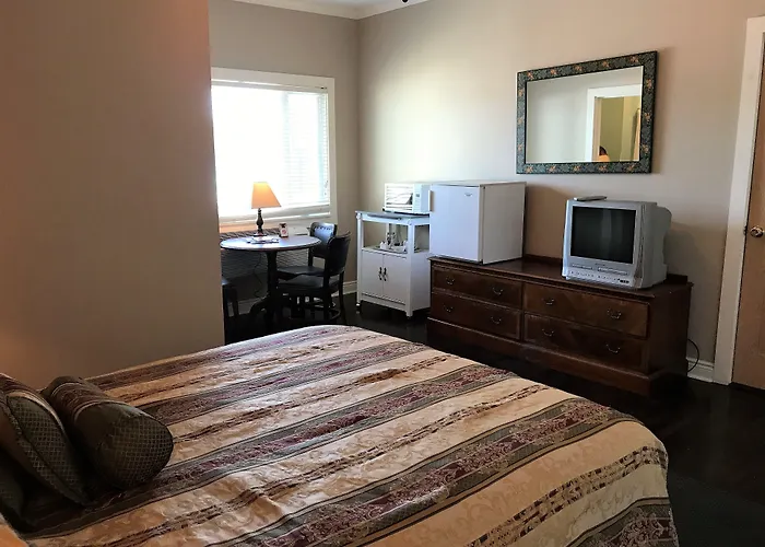 Beachcomber Inn