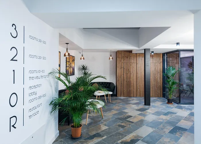 Upperhouse Suites & More