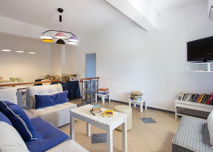 Iris Beach Hotel