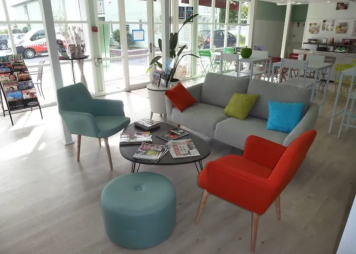 Le 81 Hotel