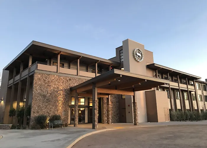 Sheraton Redding Hotel At The Sundial Bridge