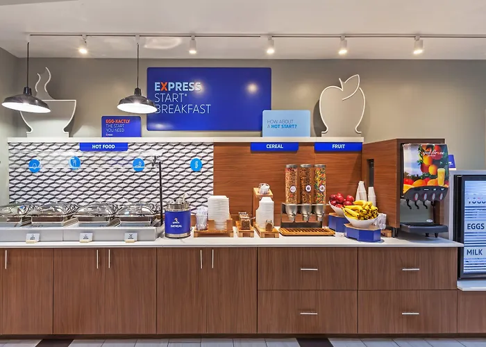 Holiday Inn Express & Suites Tulsa South - Woodland Hills By Ihg