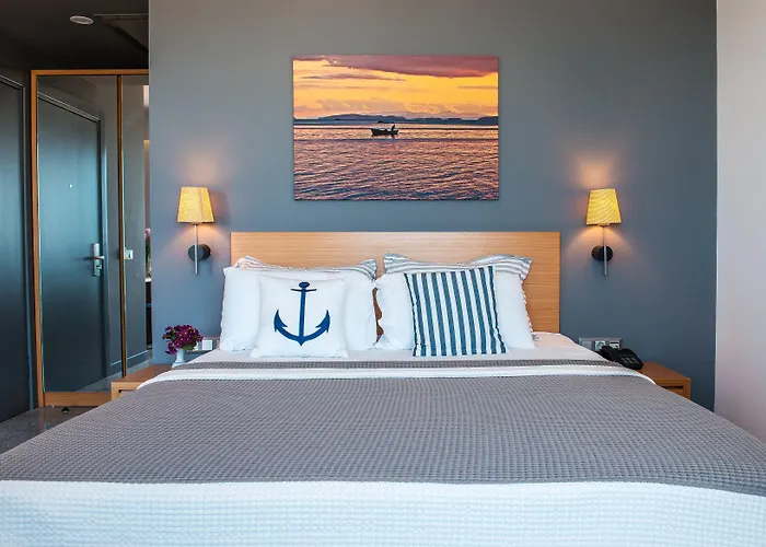 Port Marina Hotel
