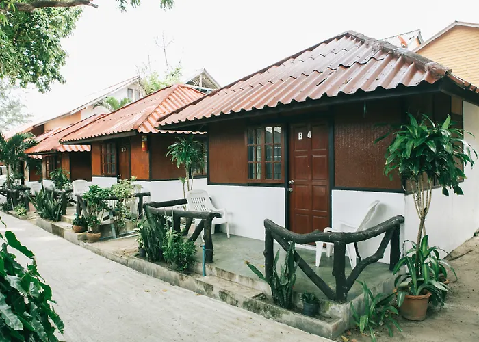 Haadrin Resort