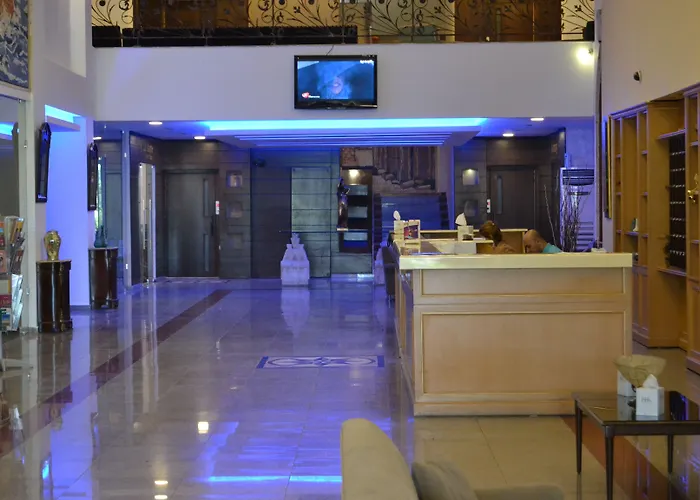Platinum Hotel