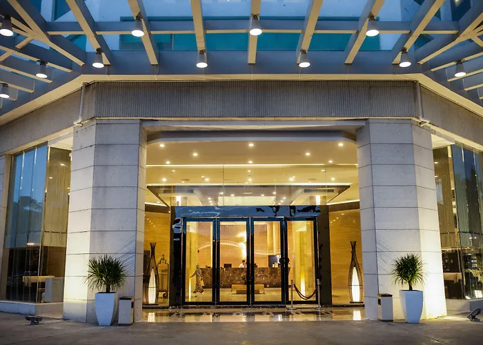 Royale Signature Hotel