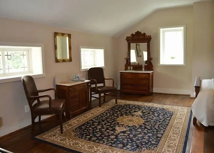 Inn At Springfield Manor- Adults Only