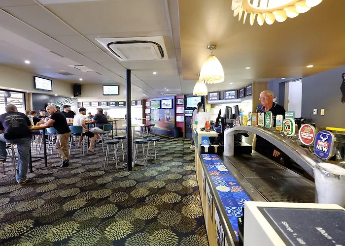 Lakes And Ocean Hotel Forster