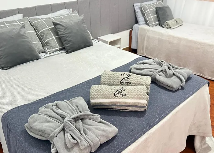 Apartamento Pé na Praça Conforto e Charme no Coração de Serra Neg