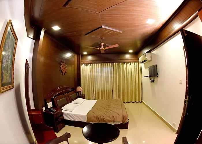 Hotel Sharada International