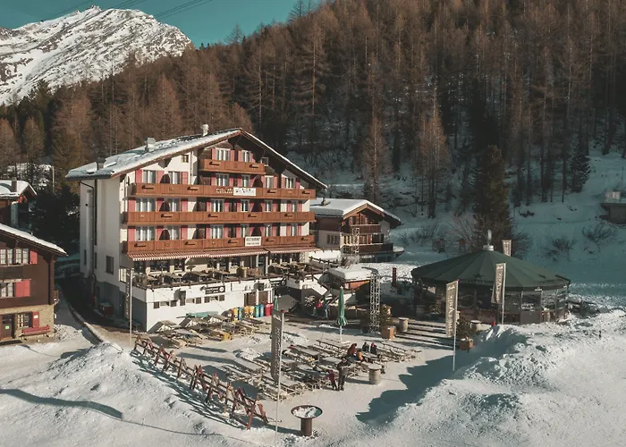 Hotel The Larix Ski-In Ski-Out