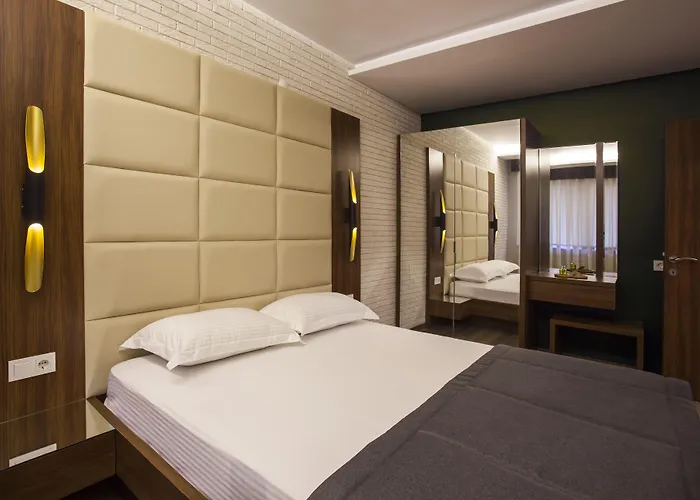Maxuite Hotel In Home