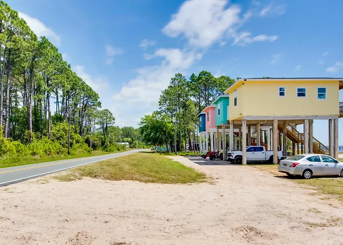 Beach & Dock Access: Lanark Village Escape!