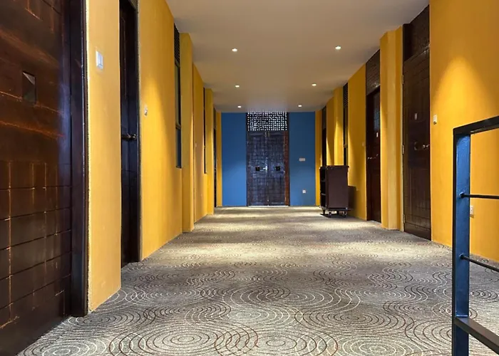 Green Garniya Hotel