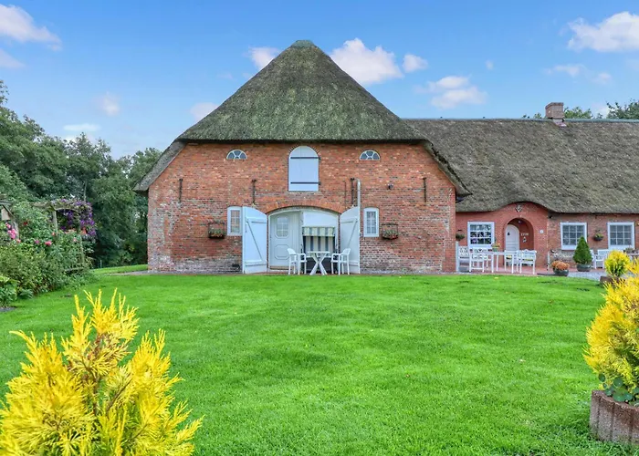 Nice Apartment In Niebuell With Wifi