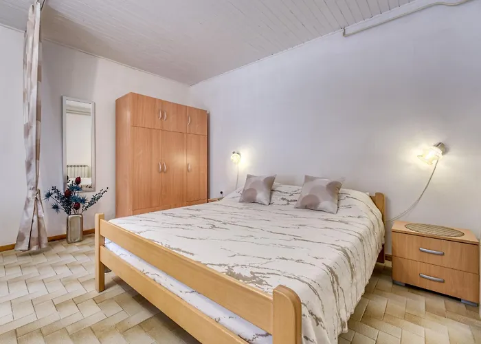 Apartment Banina By Interhome