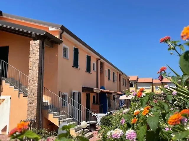 Il Delfino - Appartamento Con Terrazza E Piscina