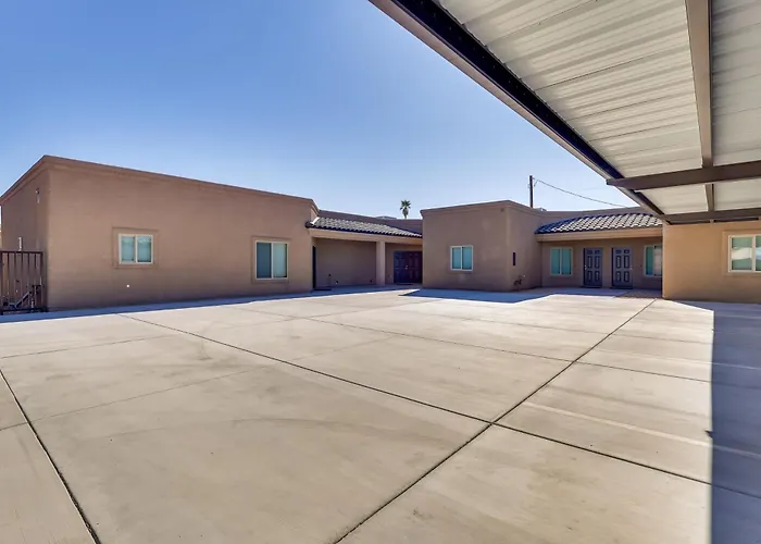 Golf, Hike & Boat! Bright Lake Havasu City Apt