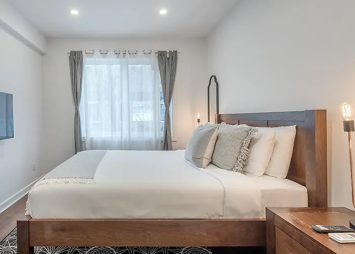 Modern 2Br - 2 Full Bathrooms - Trendy Location