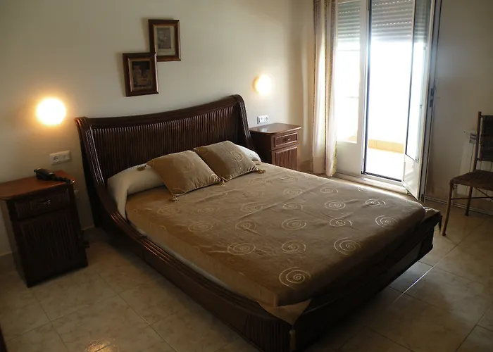 Hotel Rompeolas