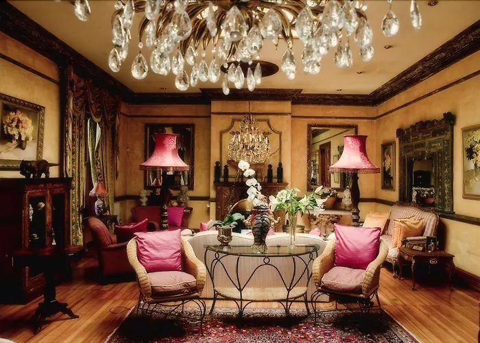 Hartford House