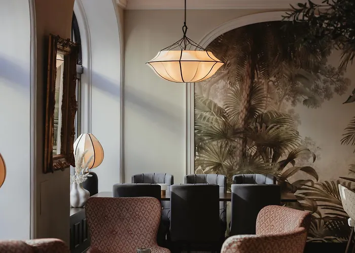 Home Hotel Drott