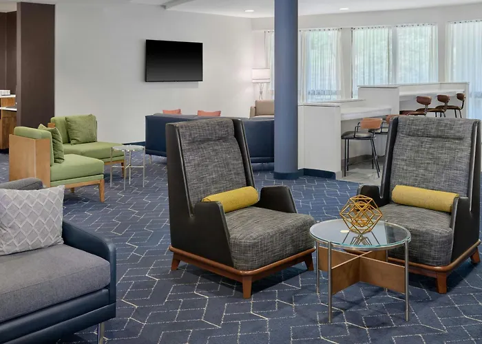 Courtyard By Marriott Kansas City Shawnee