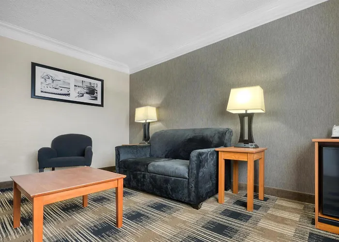 Best Western Inn At The Rochester Airport