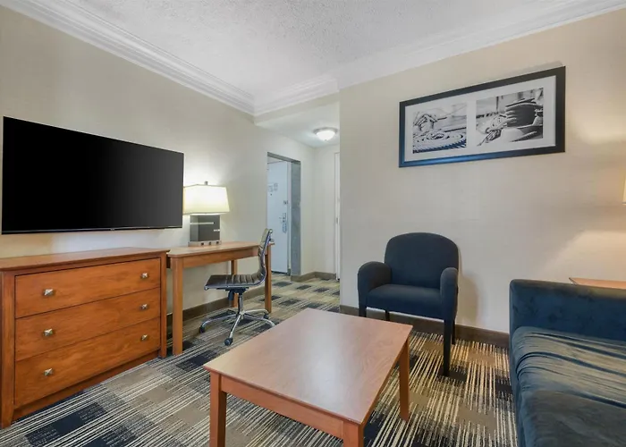 Best Western Inn At The Rochester Airport