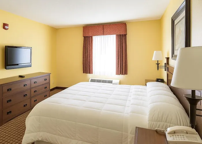 Mountain Inn & Suites Airport - Hendersonville