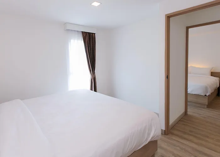 B2 Nakhon Sawan Premier Hotel