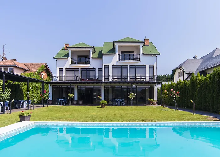 Panorama Aqualux Riverfront Guesthouse