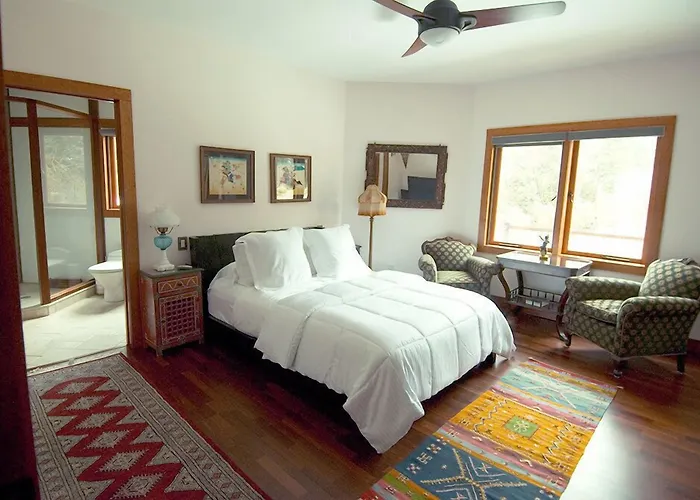 East Hampton Art House Bed And Breakfast