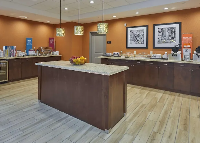 Hampton Inn & Suites Roseburg