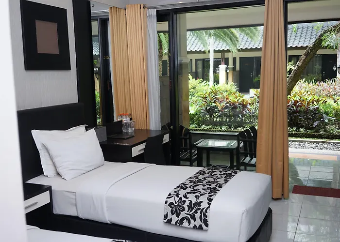 Luminor Hotel Jember By Wh
