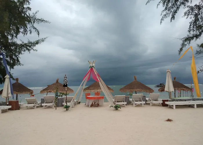 Madu Tiga Beach & Resort