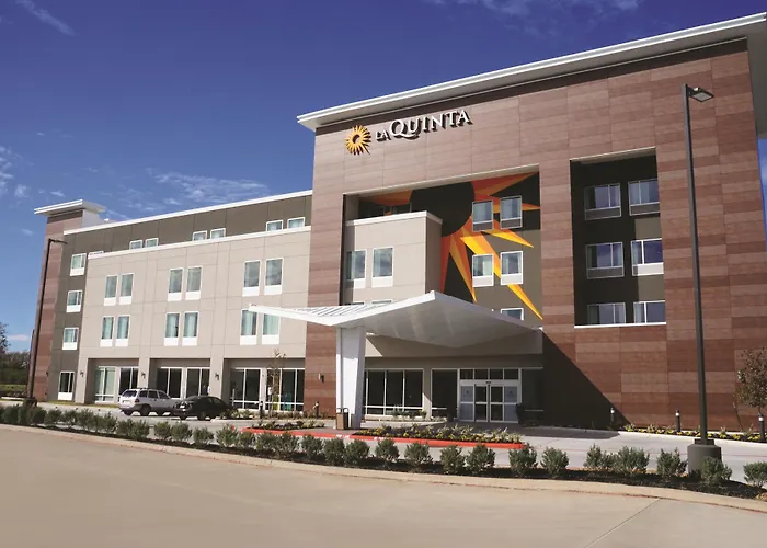 La Quinta By Wyndham Richmond-Sugarland Hotel
